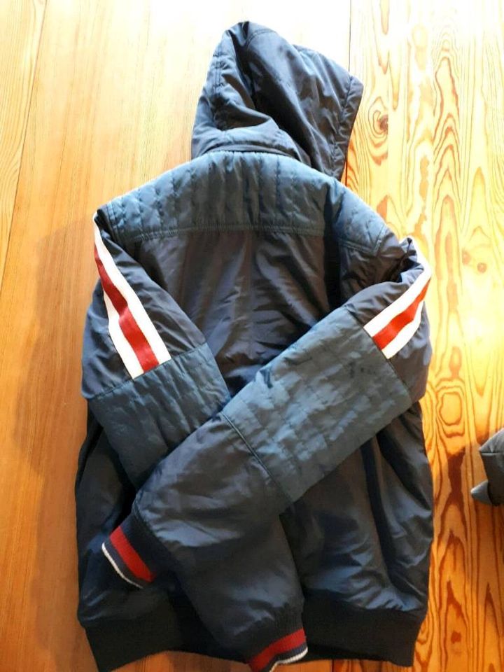 Warme Petrol Winterjacke Gr. 176, Top Zustand Schnäppchen!!! in Altenbeken