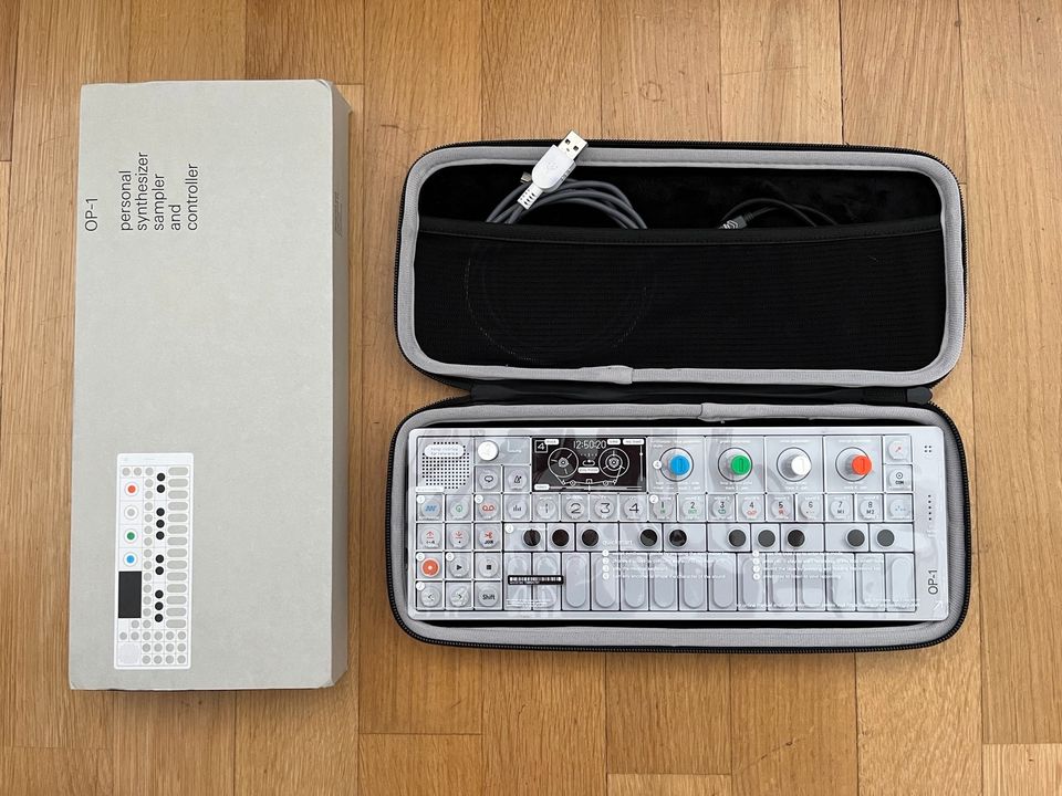 Teenage Engineering OP-1 + Case in München