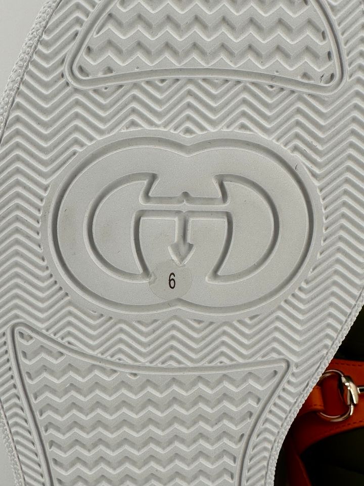 Neu Original Gucci Stiefel Große-UK-/IT-40 in Hannover