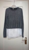 Silber Glitzer Pullover mit weißer Bluse von Pimkie Neuhausen-Nymphenburg - Neuhausen Vorschau