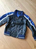 Lässige Übergangsjacke im Piratenstyle Gr. 128 blau schwarz Hessen - Rödermark Vorschau