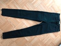 TOP: superschöne BERSHKA JEANS / JEANSHOSE Gr. 36 schwarz (18) Baden-Württemberg - Trossingen Vorschau