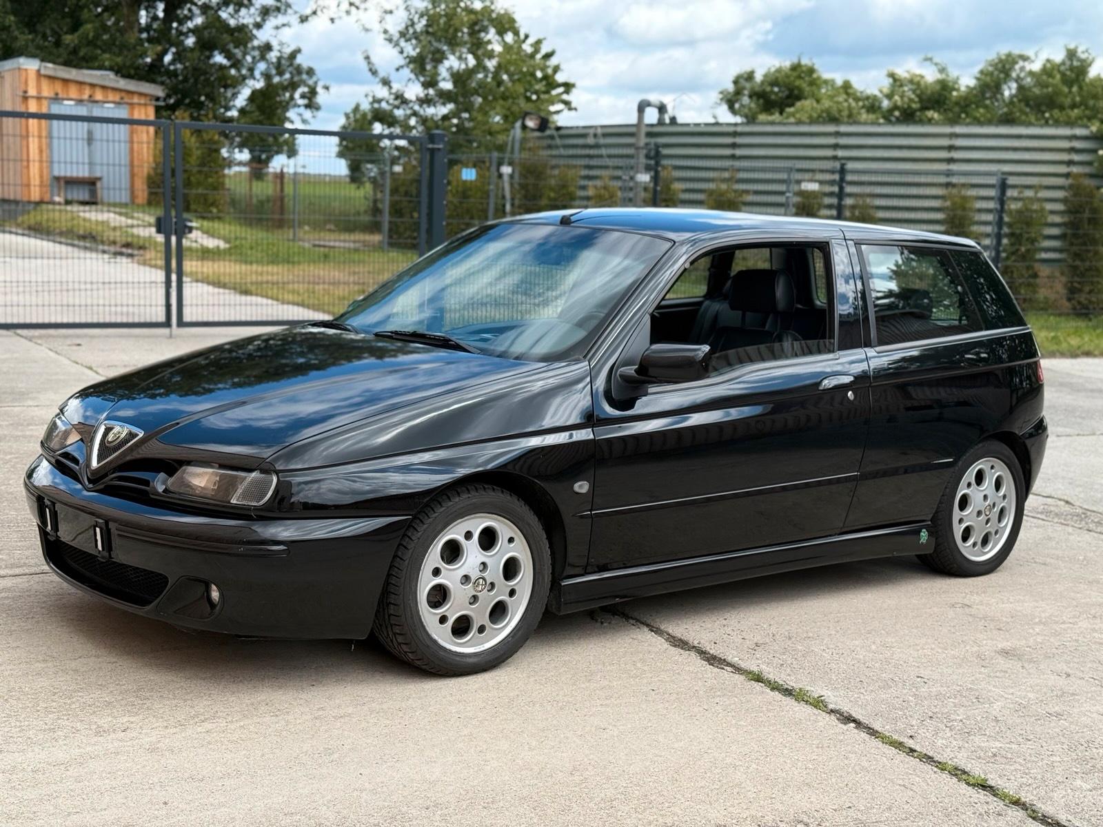 Abbildung des Autos Alfa Romeo 145 QV 2.0, L…