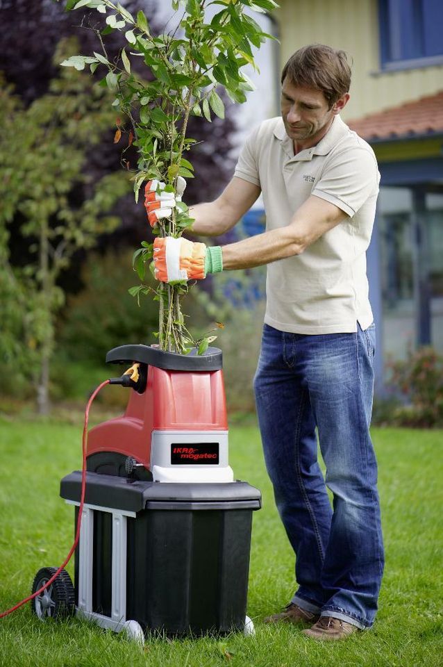 IKRA GSLN 2600 - Häcksler Gartenhäcksler Walzenhäcksler in Wadersloh