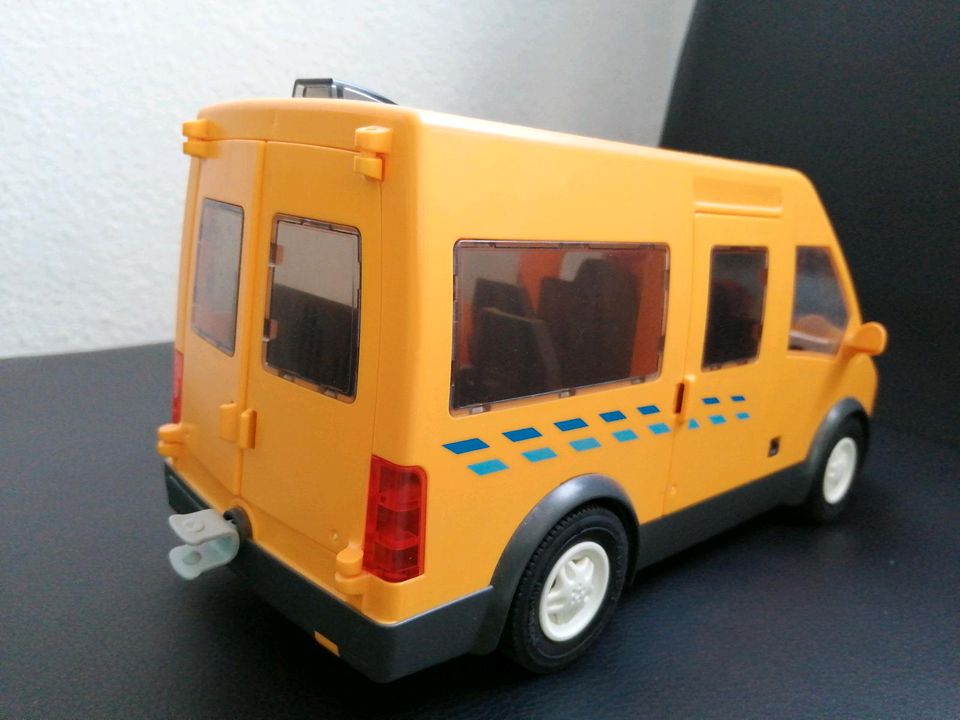 Playmobil Schulbus mit 3 Minifiguren in Düsseldorf