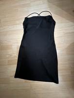 Monki Kleid Gr. XS/34 schwarz mini Satin Top Trägerkleid Harburg - Hamburg Eißendorf Vorschau