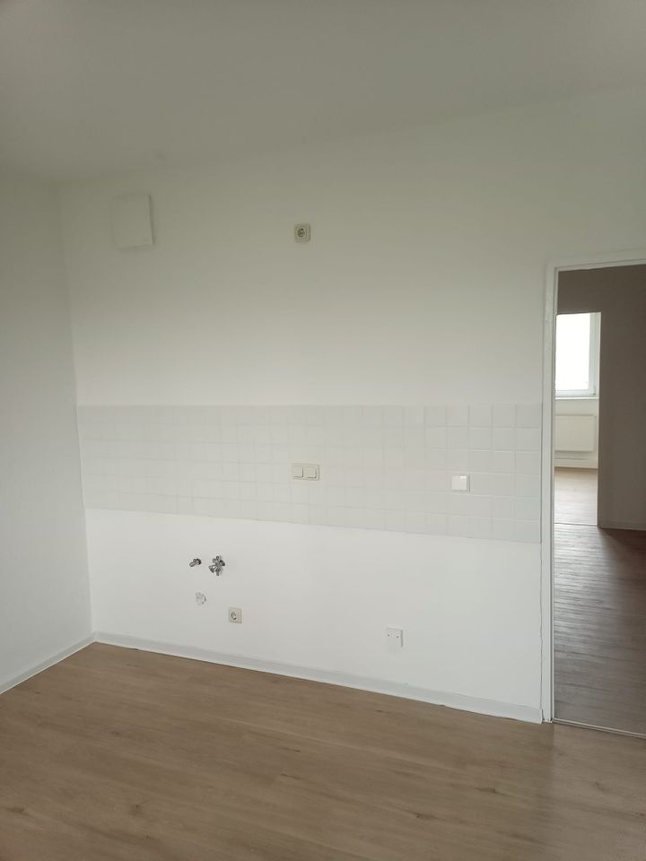 Frisch renovierte 2-Zimmer-Wohnung im 2.OG, in sanierter, ruhiger Wohnanlage ! in Tessin