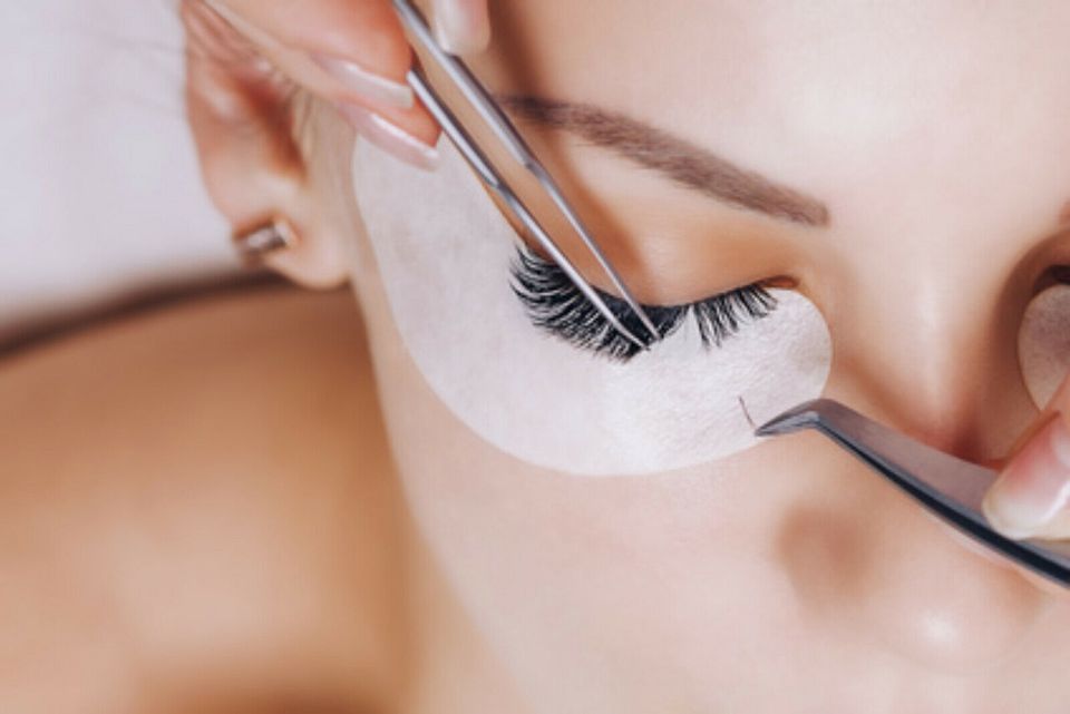 Modelle Wimpernverlängerung Wimpernverdichtung Volumen gesucht in Nürnberg (Mittelfr)