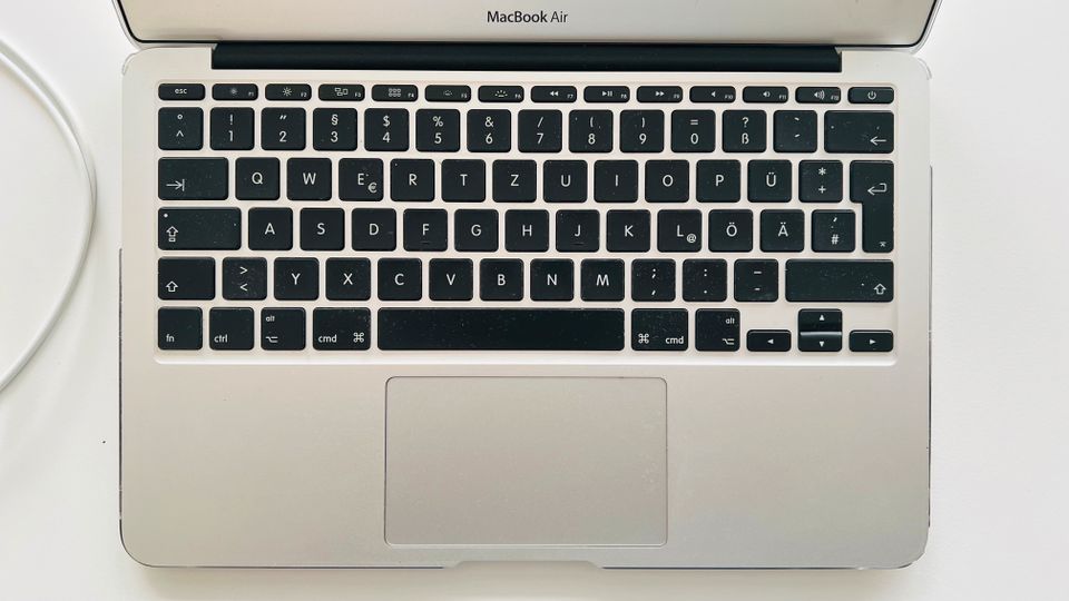 APPLE MacBook Air5.1 in Augsburg