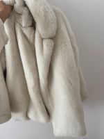 White Faux Fur Medium size Mitte - Wedding Vorschau