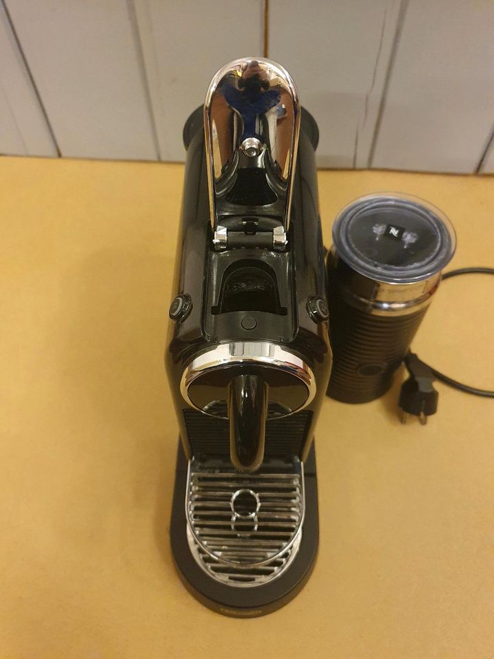 Nespresso Kaffeemaschine Citiz Milk in Karlsfeld