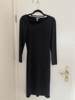Schwarzes midi Kleid, Knieland, asymmetrischer Schnitt. Langarm Nordrhein-Westfalen - Iserlohn Vorschau