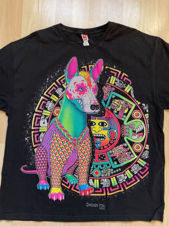 Mexikanisches T-Shirt mit Neon Print in Berlin