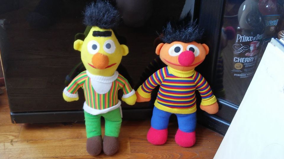 Ernie und Bert Original Sesamstraße Spielpuppen Puppen in Hamburg
