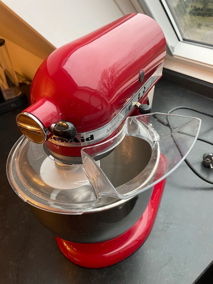 KitchenAid Artisan Küchenmaschine rot mit viel Zubehör in Dresden