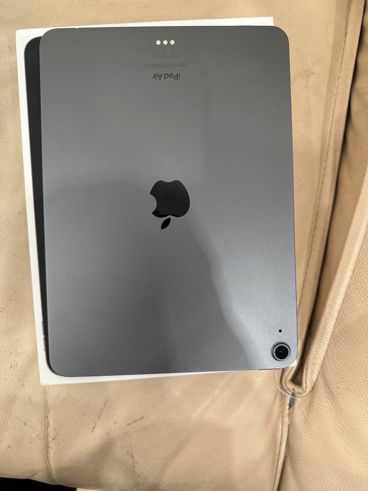 iPad Air (5th Generation) Wi-Fi in Klütsüdhang