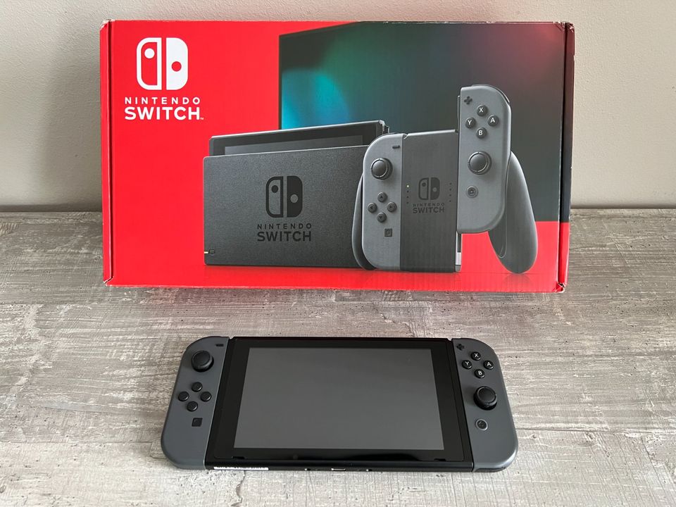 Nintendo Switch in grau / grey, fast wie neu, komplett, in OVP in Lünen