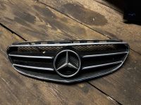 Mercedes Benz W212 E-Klasse Kühlergrill Bochum - Bochum-Wattenscheid Vorschau