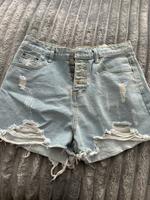 Damen kurze jeanshose gr. M Kr. München - Ottobrunn Vorschau