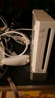 Nintendo Wii inkl. 2 Controller und Originalkarton Niedersachsen - Horneburg Vorschau