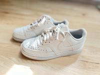 Nike Schuhe Gr. 37,5 weiß Brandenburg - Blankenfelde-Mahlow Vorschau