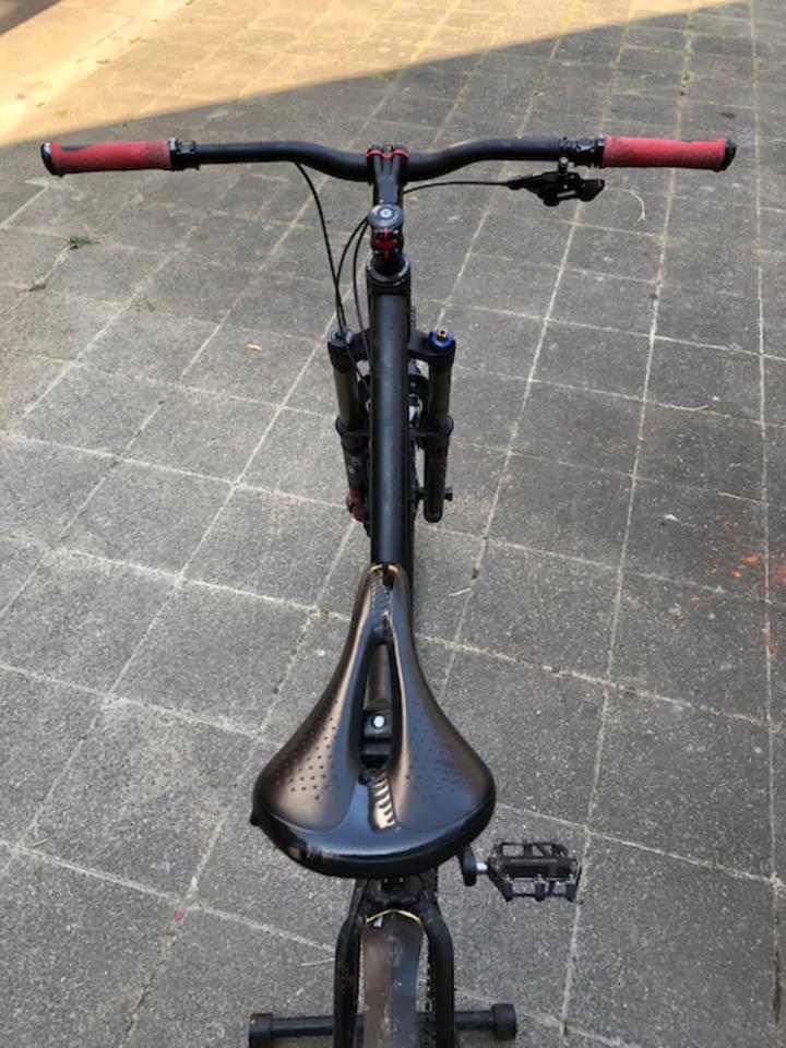 Kinder Fully Mountainbike 26“ Rahmengröße in matt schwarz in Langgöns