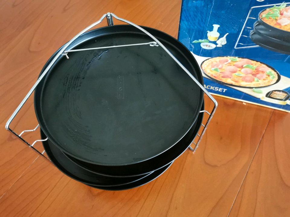 PIZZA BACKSET ETAGERE gleichzeitig 4 Pizzen in Eltville