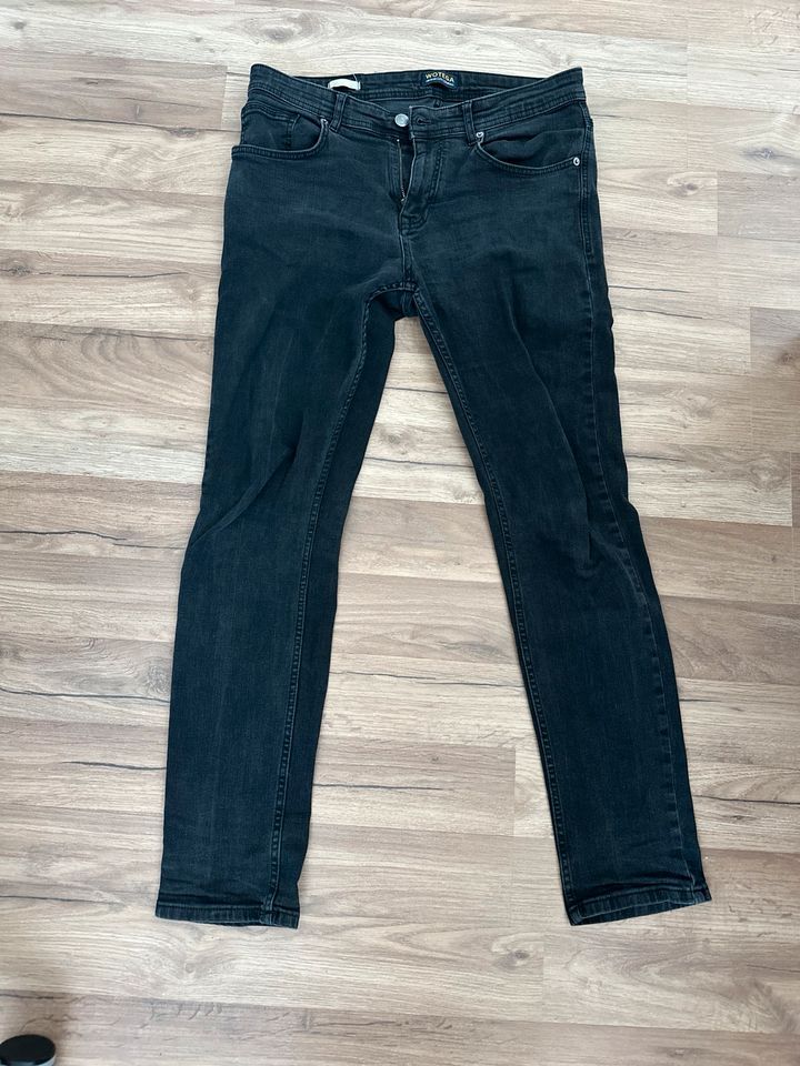 Wotega Jeans Alistar 34/32 in schwarz in Dallgow