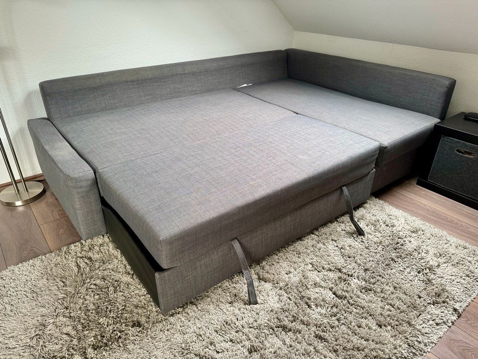 IKEA FRIHETEN Eckbettsofa mit Bettkasten Skiftebo dunkelgrau in Detmold