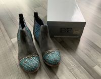 Divine Follie echt Leder Schuhe Boots Sneaker Gr.39 grau-blau Nordrhein-Westfalen - Dinslaken Vorschau