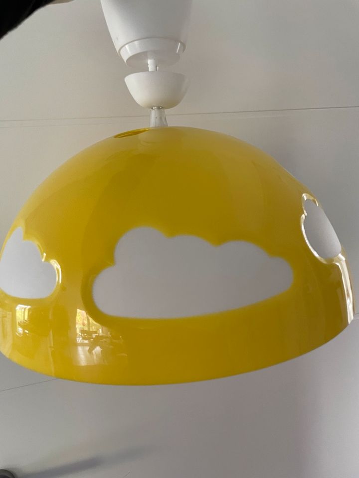 Kinderzimmerlampe Wolken in gelb in Erfurt