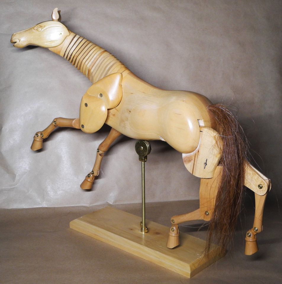 großes Gliederpferd Gliederpuppe Pferd Modellpferd Zeichenmodell in Langenburg
