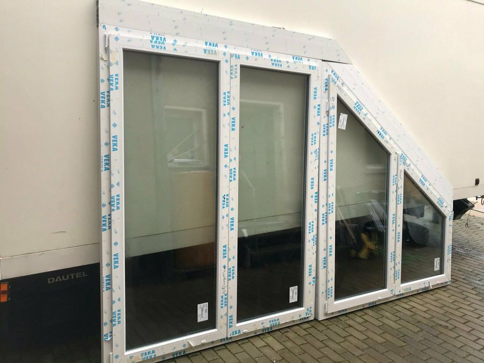 VEKA 70 Fenster Kunststoff 4-flüg. weiß 350x215 3fach Schräge 48° in Puschwitz