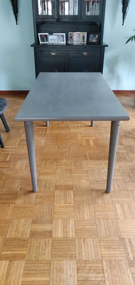Stabiler Tisch  v. IKEA grau lasiert ABHOLUN BIS 31. MAI !! in Scharbeutz