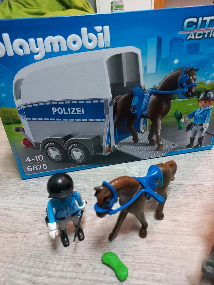 Playmobil Polizeipferd und Hänger in Radeberg