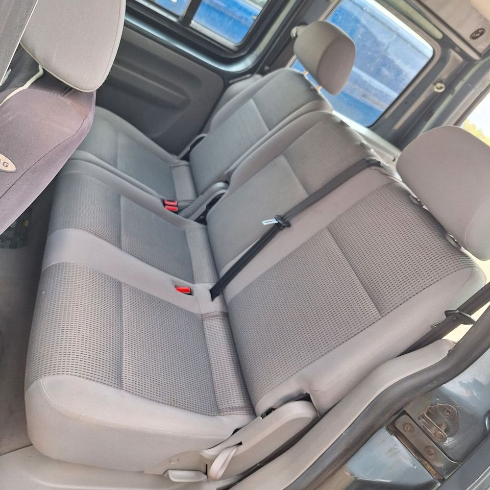 Volkswagen Caddy Life 1.9 TDI 77kW 5-Sitzer - in Moos