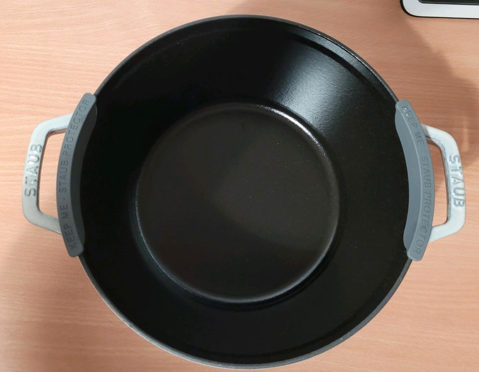 * NEU* Staub La Cocotte Topf 24 cm in Hildesheim