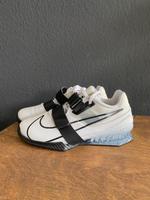 Nike Romaleos 4 weiß schwarz 38.5 Gewichtheberschuhe Sachsen - Reinsdorf Vorschau