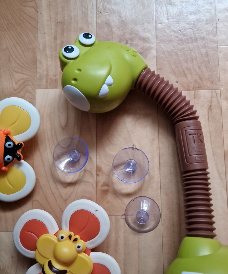 Baby Badespielzeug Dinosaurier Sprinkler in Querfurt