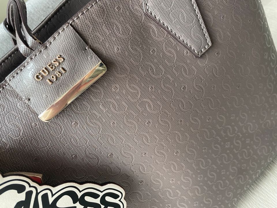 Guess Handtasche in Gudensberg