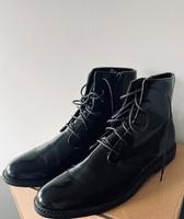 Glänzende Lederstiefel „Größe 44“ Nürnberg (Mittelfr) - Schweinau Vorschau