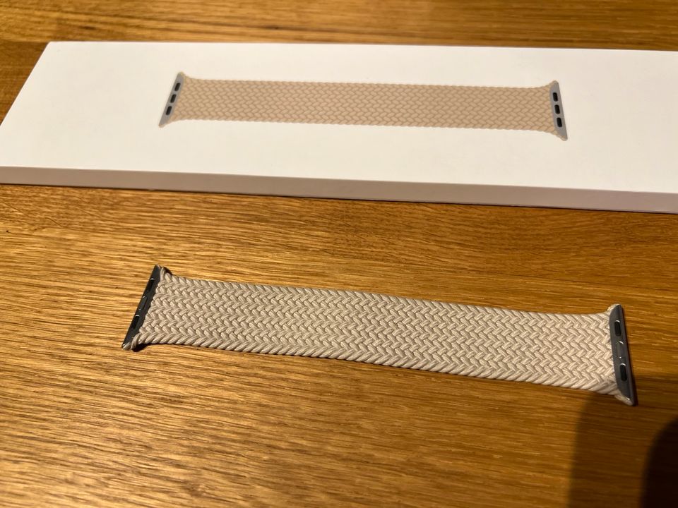 Apple Watch Solo Loop Armband 45mm Size 8 Beige in Alfter