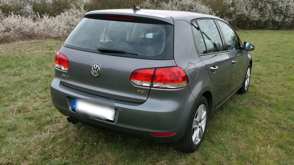 Volkswagen Golf VI TÜV neu AHK, Navi, Standheizung, Kette neu in Poppenhausen
