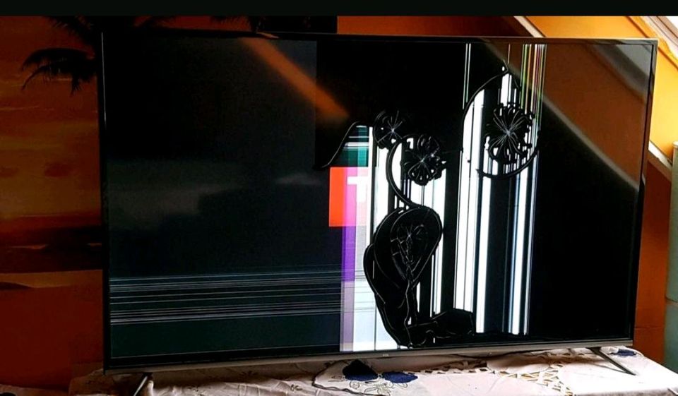 TCL 165CM/65 Zoll TV, Fernseher, 4K, Android TV + Karton (Defekt) in Garbsen