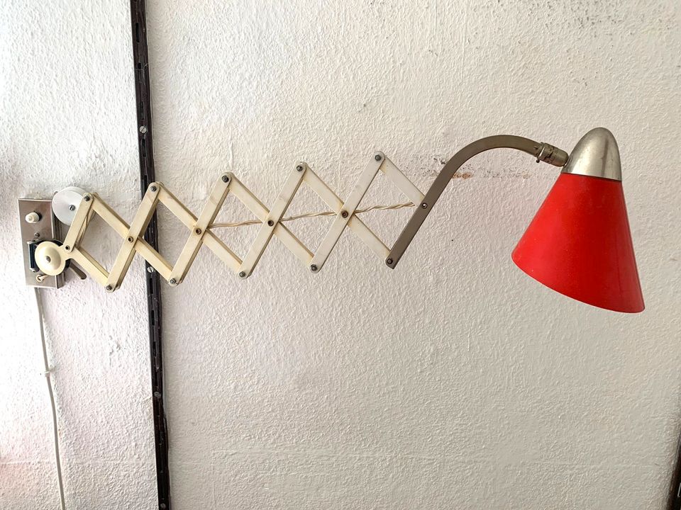 Rote Ziehharmonika Wandlampe Vintage Mid Century 50er/60er in Kassel