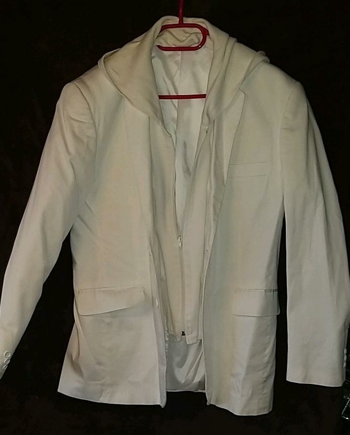 Eine sportliche Jacke (Sakko) + 5 T-Shirt in Anklam