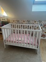 IKEA Sundvik Baby-/Kinderbett in Weiss mit Matratze Bayern - Hallbergmoos Vorschau