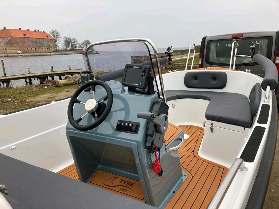 Konsolenboot Motorboot Angelboot TYSK C 450 open 15 bis 40 PS in Simonsberg