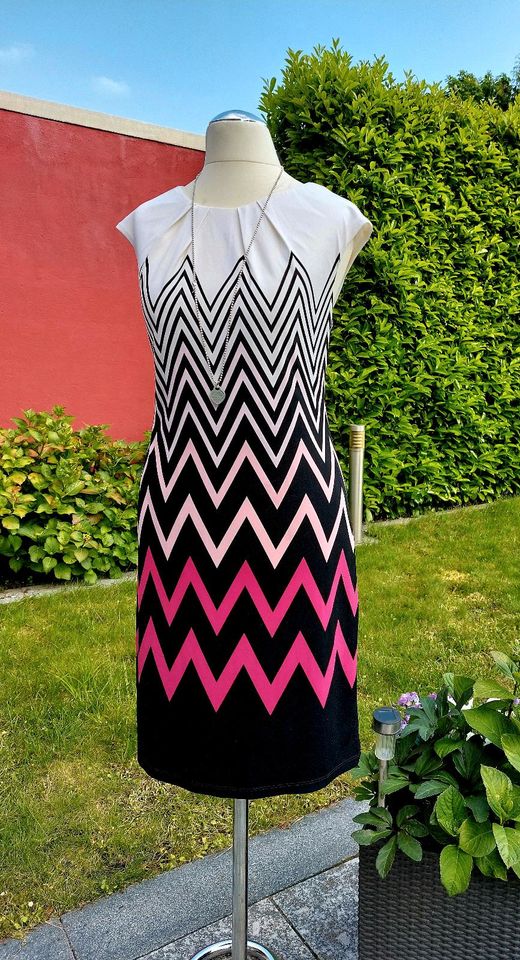 Kleid Etuikleid Kofferkleid Gr. 38 neu Montego sehr chic in Hückelhoven