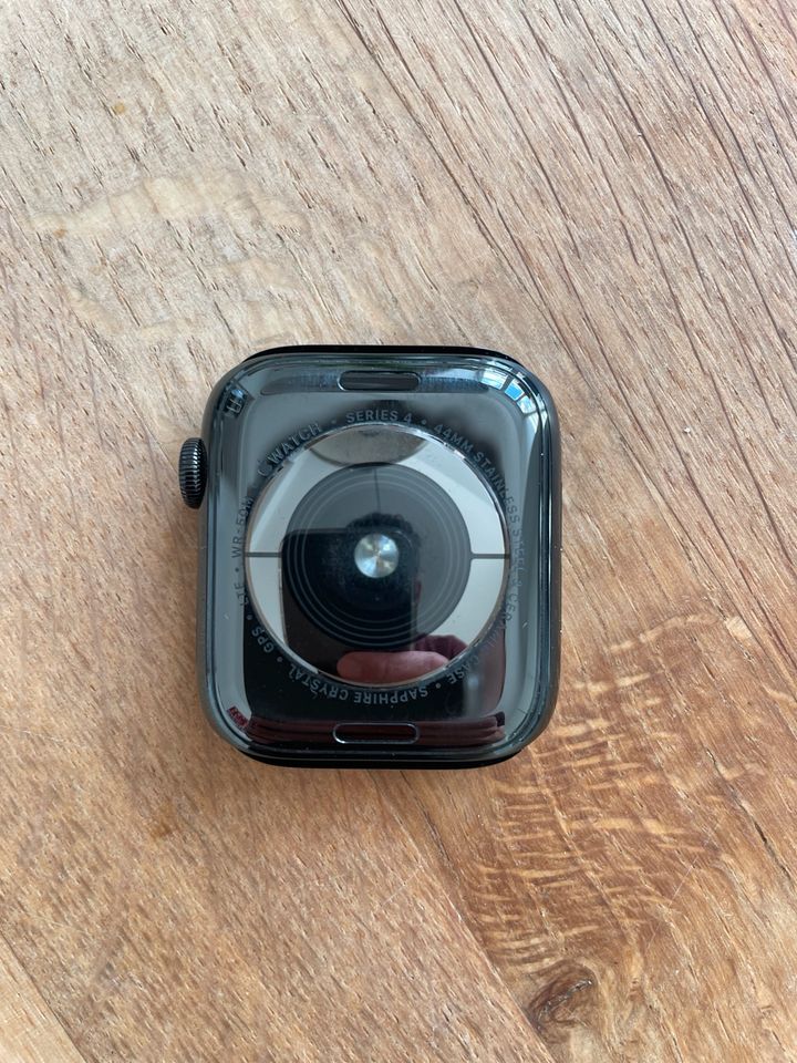 Apple Watch Series 4 | 44mm | ohne Armb. | inkl. Orig.verpackung in Potsdam